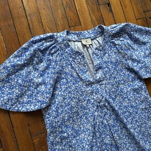 TUCKERNUCK Cameron Eubanks Wimberly Blooms on Broad Finley Flutter Sleeve Top L